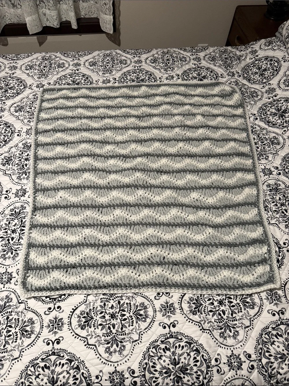 Cozy Wave Knit Throw Blanket - Gray and white